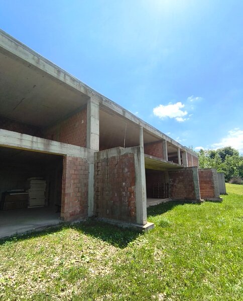 Breaza, Ocina de Sus, vila exclusivista, 343 mp, 5000 mp teren, 195.000 eur