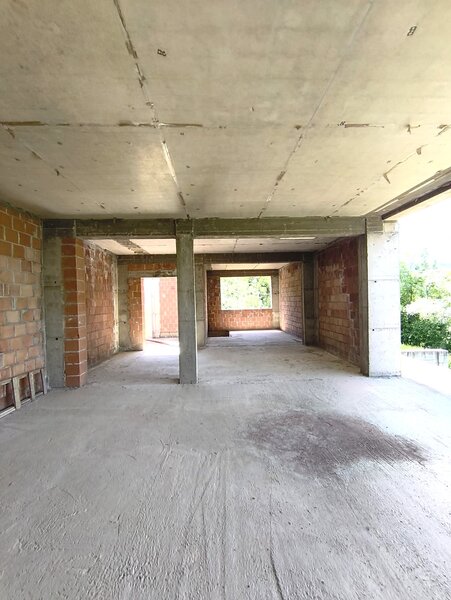 Breaza, Ocina de Sus, vila exclusivista, 343 mp, 5000 mp teren, 195.000 eur